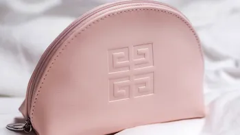 Cele mai elegante genți cosmetice, care te pot însoți oriunde (P)