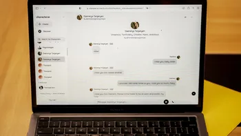 Un adolescent de 14 ani și-a pus capăt zilelor din dragoste pentru un chatbot AI, iar acum mama acestuia își caută dreptatea în justiție, considerând aplicația periculoasă