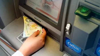 Pe ce dată intră alocaţiile pe card în februarie 2026: banii, viraţi într-o zi de vineri