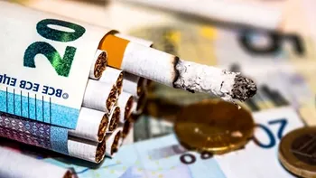 Italia vrea să suprataxeze pachetul de țigări pentru a putea finanța sistemul de sănătate aflat „în perfuzii”