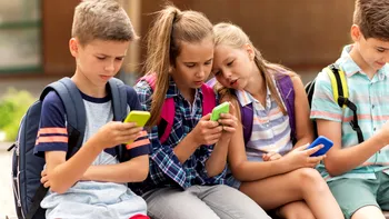 Prima țară din lume care interzice Facebook, TikTok, Instagram și alte rețele sociale pentru cei sub 16 ani. O măsură care ar putea deveni un exemplu