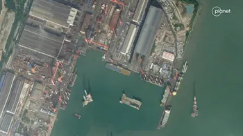 Imagini din satelit dezvăluie o navă misterioasă construită de chinezi: expansiunea navală fără precedent a Beijingului continuă