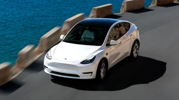 Patru tineri au murit într-o Tesla, din cauza sistemului de blocare a ușilor. Cum s-a produs tragedia