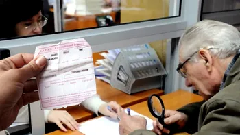 Pensionarii cu pensii sub 3.000 de lei mai scapă de niște taxe: ce devine gratuit și la ce folosește