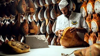 Comoara culinară a italiei, șunca de parma, amenințată de schimbările climatice și pesta porcină