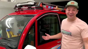Un bărbat și-a cumpărat cea mai ieftină mașină din lume. Ce poate să facă aceasta la nici 2.500 de euro