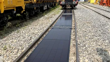 Panouri solare pe calea ferată: Elveția testează o tehnologie unică cu potențial uriaș pentru România