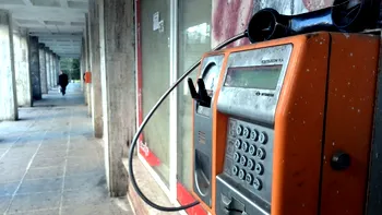 Telefoanele publice cu monedă, noul trend printre colecționari