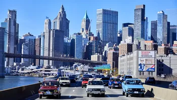 Bătrânele mașini Dacia au făcut paradă la New York de ziua națională a României. Spectacolul nemaivăzut pe străzile din SUA