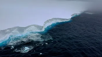 Cel mai mare și mai vechi iceberg al lumii se mișcă în Oceanul Sudic din Antarctica
