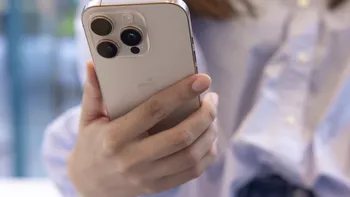 Utilizatorii iPhone descoperă „modul roșu” ascuns: Cum activezi această funcție utilă