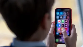 Prima lege care obligă Facebook, Instagram și TikTok să vină cu avertismente ca pe pachetele de țigări. Cum îți distrug sănătatea