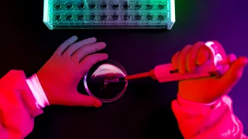 Cercetătorii au reușit să elimine 99% din celulele canceroase folosind molecule vibrante