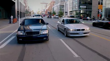 Ar putea fi cele mai bune mașini germane pentru amatorii de putere și au 30 de ani. Ce au în comun BMW Seria 7 E38 şi Mercedes S-Class W140, dincolo de un V12