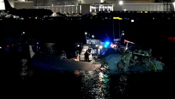 Ce ar fi cauzat coliziunea dintre avionul de linie și elicopterul armatei din Washington. Ies la iveală noi probleme legate de spațiul aerian de lângă aeroportul Reagan