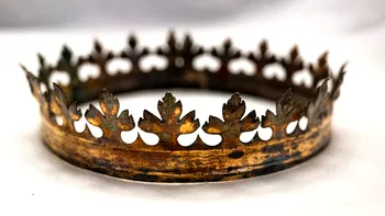 Comori regale ascunse în cripta unei catedrale, descoperite după aproape un secol