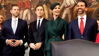 Cum s-a îmbrăcat Ivanka Trump la învestirea tatălui ei, Donald Trump. Ținutele ei lăudate au captat atenția celor din jur
