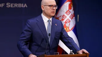 Premierul Serbiei, Milos Vucevic, și-a anunțat demisia. Mii de oameni protestează în stradă de trei luni