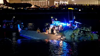 Oficialii americani au anunțat că nu ar exista niciun supraviețuitor după coliziunea dintre avionul cu 64 de pasageri și elicopterul militar de la Washington