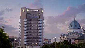 Povestea luxosului Intercontinental, primul hotel de 5 stele din România. La apartamentul Imperial s-a filmat celebra peliculă ”Nea Mărin miliardar”