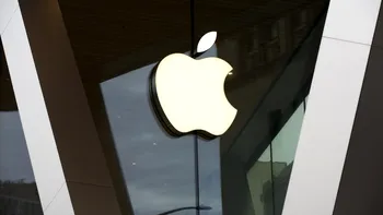 Apple, acuzată de discriminare salarială și mediu de lucru ostil: ce înseamnă acest proces pentru angajatele companiei
