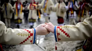 Unirea Principatelor Române/Lansarea calculatorului personal Apple Macintosh/Încheierea misiunii spațiale Luna 9 și alte evenimente istorice pe 24 ianuarie