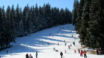 Cea mai ieftină staţiune de schi din România. Are pârtii de top, dar preţuri pentru buzunarele românilor