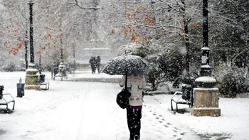 Primele ninsori din această toamnă, anunţate de ANM. Vremea s-a răcit deja