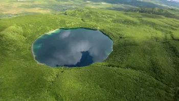 Craterul perfect rotund din Alaska care sfidează explicațiile științifice. Misterul Savonoski continuă să dea bătăi de cap cercetătorilor