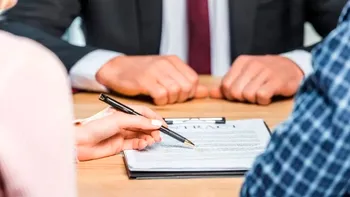 Diferențele dintre proba de lucru și perioada de probă. Cum te asiguri că ești plătit corect și te ferești de abuzurile angajatorilor