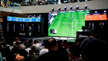eSuperliga continuă la București cu cei mai buni jucători de EA SPORTS FC. Care echipă va fi câștigătoarea trofeului pe terenul virtual