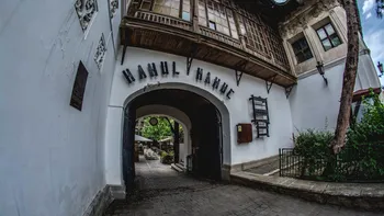 Hanul lui Manuc, leagănul păcii în Europa secolului al XIX-lea. Aici s-a semnat tratatul de la București dintre ruși și turci, în 1812