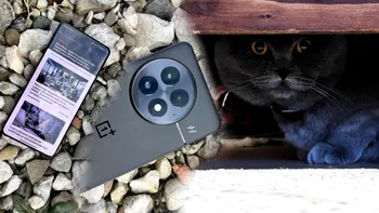 REVIEW OnePlus 13 - telefonul de top al momentului care își justifică prețul pe bune. Extrem de rapid, dar îl poți cumpăra și doar pentru poze