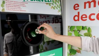 Mai mulți bani pentru sticlele returnate în sistemul SGR. Kaufland dublează cupoanele clienților săi