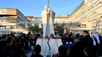 Mii de oameni se roagă pentru Papa Francisc. Care este starea Suveranului Pontif. Ultimele vești de la Vatican