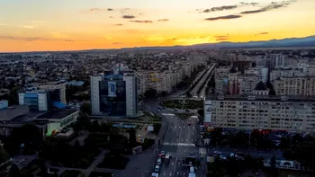 Oraşul din România în care locuitorii nu îşi mai permit să plătească întreţinerea. Preţurile au crescut într-un ritm ameţitor. Nici apartamentele nu se mai vând