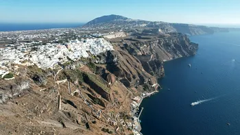 Scenarii posibile în Santorini: un cutremur major sau o erupție vulcanică? Ce ipoteze iau în calcul experții în dezastre naturale