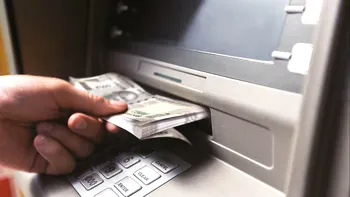 Se plătește impozit pe banii primiți cadou din străinătate? Când trebuie să mergi la notar, detaliul din lege pe care puțini români îl știu