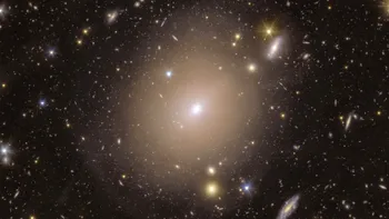 Un fenomen cosmic rar: inelul lui Einstein, descoperit aproape de Pământ
