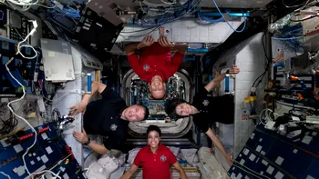 Astronauții pleacă sănătoși în spațiu și se întorc bolnavi. Cum funcționează microbii de pe Stația Spațială Internațională