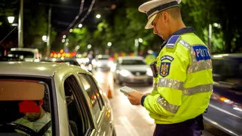 Cât costă un permis fals de conducere în România. Un șofer a circulat nestingherit pe șosele timp de un an cu un carnet cumpărat de pe TikTok