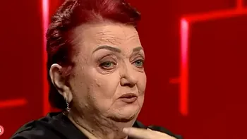 Ce semnifică steaua de flori albe pusă la căpătâiul Minervei, în biserică. Gabriela Lucuțar se ocupă de înmormântare