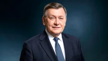 Cum a apărut soția lui Crin Antonescu la sediul BEC. Adina Vălean, marele sprijin al candidatului la prezidențiale