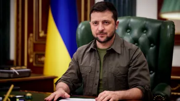 Cum arată biroul lui Volodimir Zelensky. Liderul ucrainean, rușinat de opulența decorului prea fastuos, și-a amenajat un spațiu mai mic și mai intim