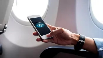 De ce e obligatoriu să anunți însoțitorii de bord dacă îți pierzi telefonul în avion. Poate deveni chiar o problemă serioasă de siguranță