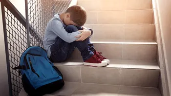 Decizie rară într-o școală din România. Un elev de clasa a IV-a a câștigat în instanță dreptul de a face engleza cu un alt profesor. Ce i-a făcut dascălul