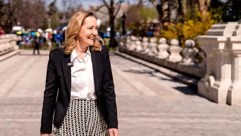 Elena Lasconi se îmbracă de la reduceri. Cum a reușit să dea mai puțin de jumătate din preț pe o rochie de gală: „Am și rochii de 30 de lei”