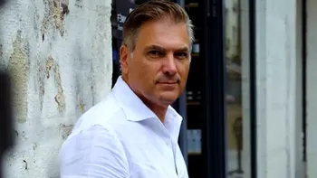 Mircea Radu s-a bazat pe felul în care arată pentru a reuşi în televiziune. Ce greşeală nu ar repeta în carieră: 