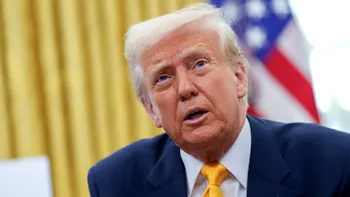 Oamenii lui Trump discută în secret cu opozanții din Ucraina ai lui Zelenski, susține Politico