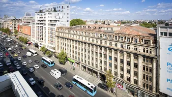 Prima clădire din Europa cu sistem anti-cutremur pe role se află în România. Istoria celebrului Garaj Ciclop din Centrul Capitalei